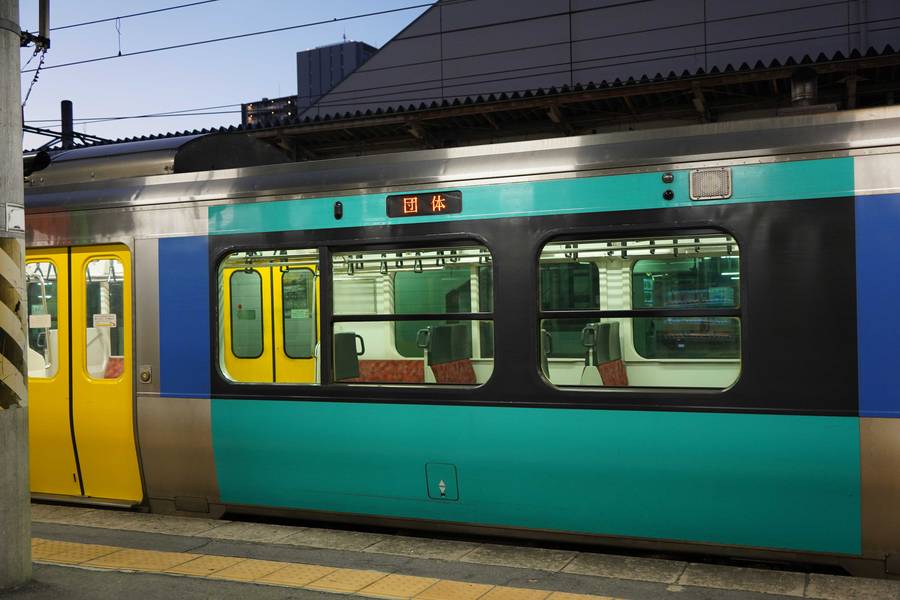 貸切列車で奥久慈へ向かうツアーのようす