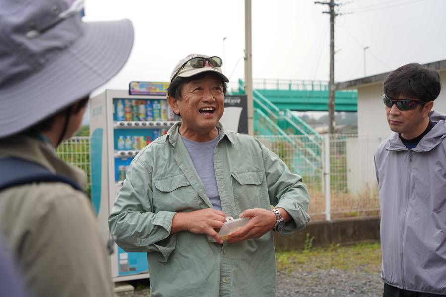 地域ガイドとエイドのようす