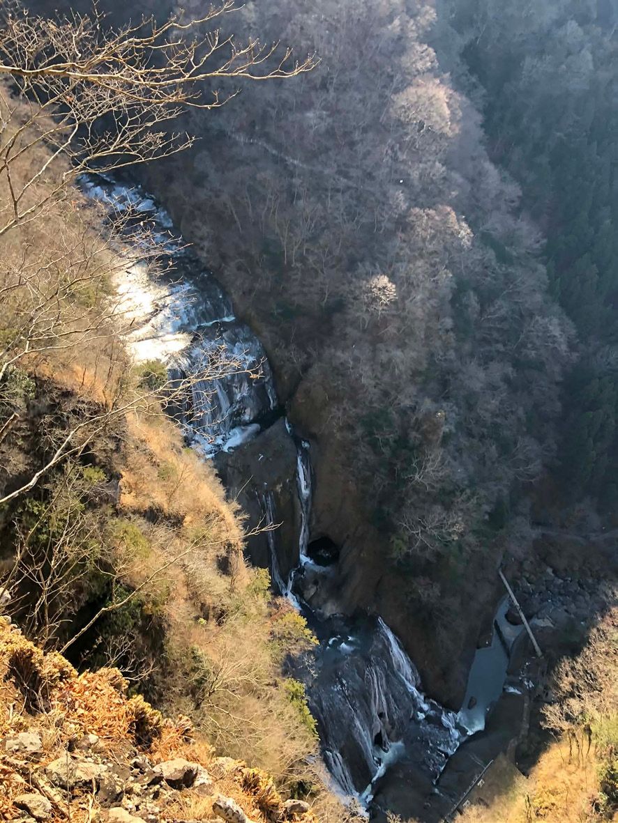 上流側から見下ろす袋田の滝